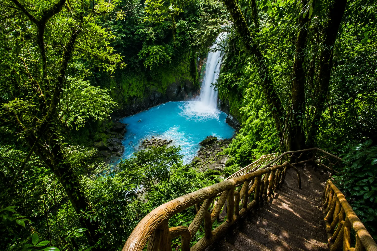 Rio Celeste Hike in La Fortuna
